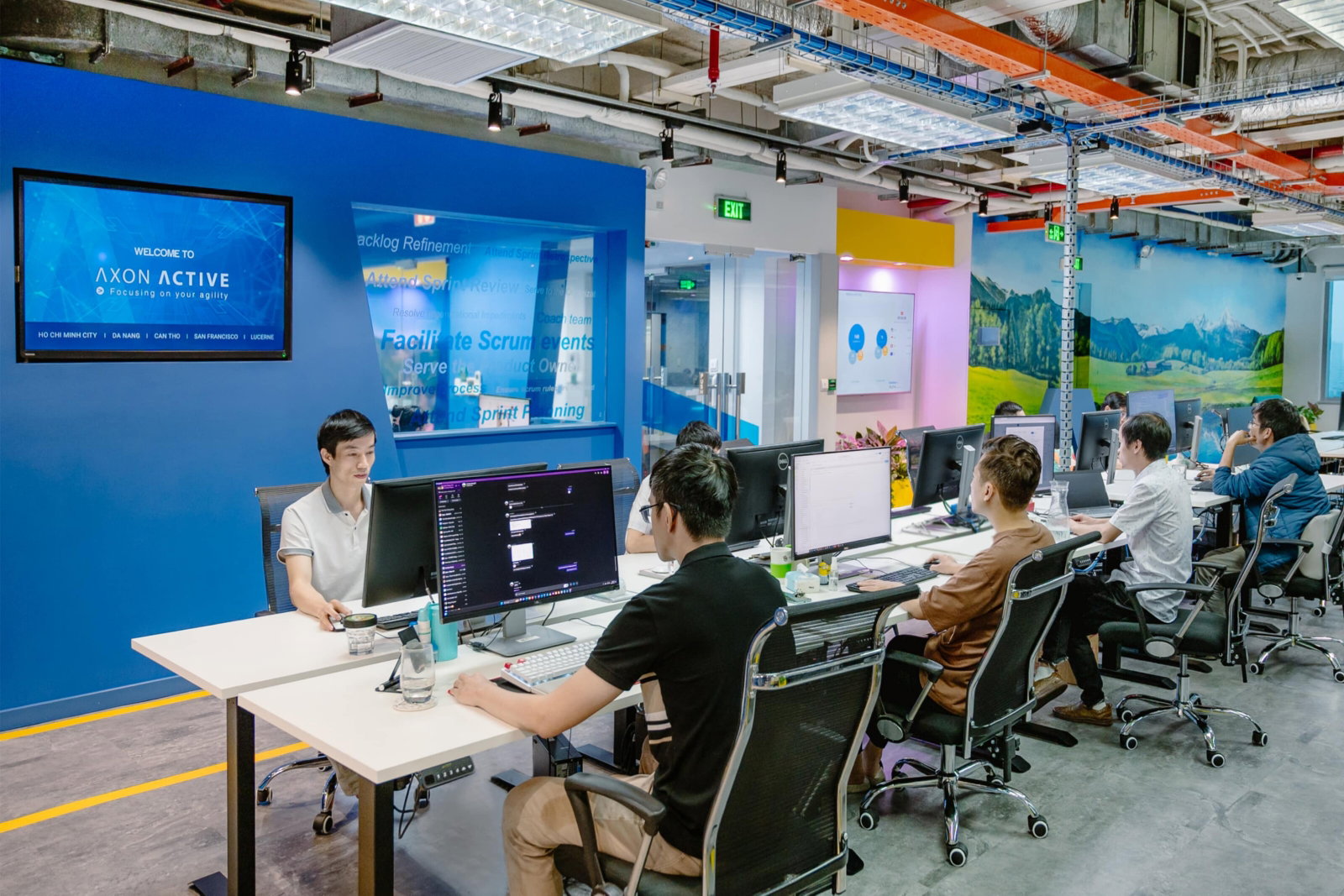 The working environment of one of the Best Places to Work in IT 2025