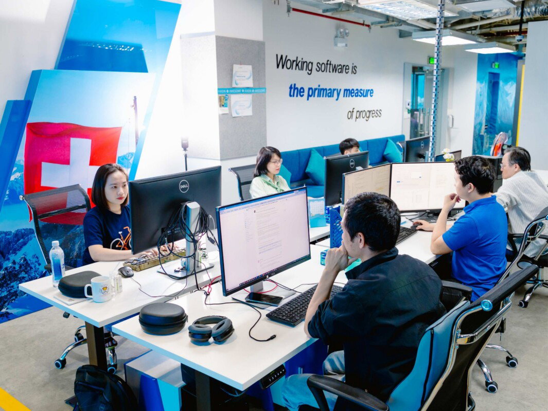 Fintech software development team building an end-to-end credit processing platform with workflow automation, financial integrations, and core banking data transfer