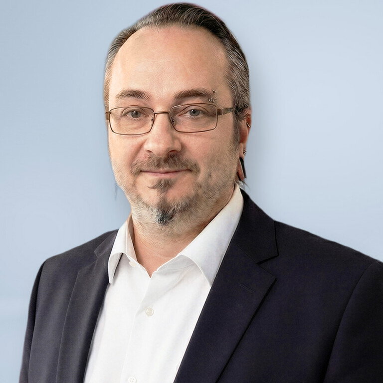 Sebastian Sussmann - CIO · Vietnam / Chief AI Officer at Axon Active